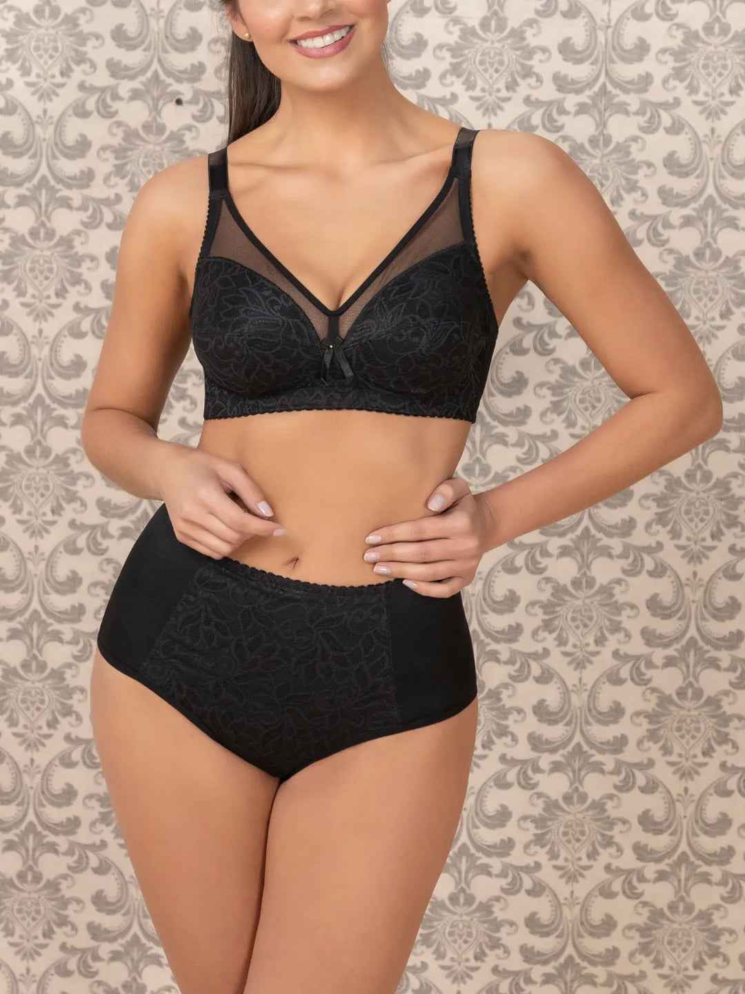 Elegant Lace Bra with Back Buckle Siluets